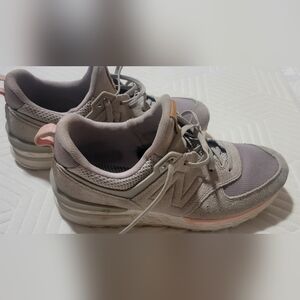 New Balance Women's Grey Sneakers